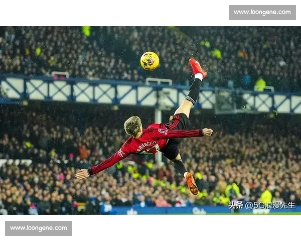 罗马诺确认加纳乔离队！曼联天才铁心留英超复仇新帅